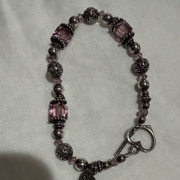 Elegant Silver and Pink Beaded Bracelet - Picture 4 of 7